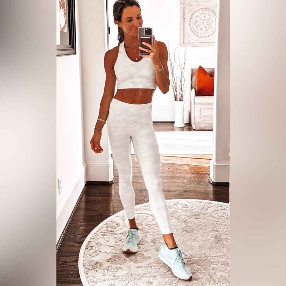 Spanx Booty Boost Leggings in White Camo -Brand New With Tags
